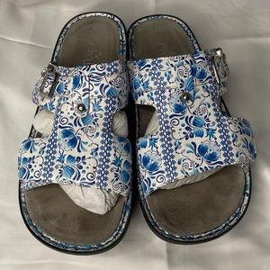 Algeria Adjustable Velcro SANDALS US Size 11